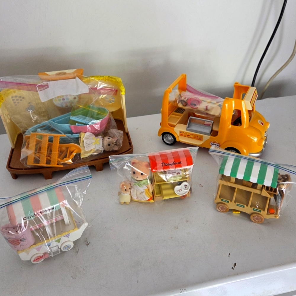 GUC Calico Critters ICE CREAM SHOP, CANDY WAGON, HOT DOG CART, FRUIT WAGON, DONU